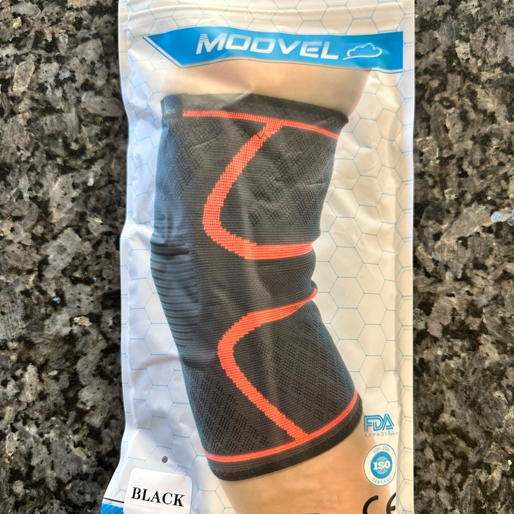 MODVEL KNEE COMPRESSION SLEEVE, black, medium